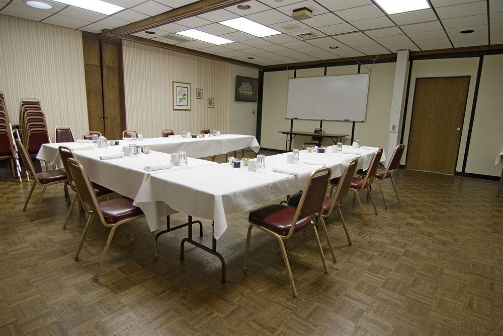 Voyageur Inn&conference Center Hotel