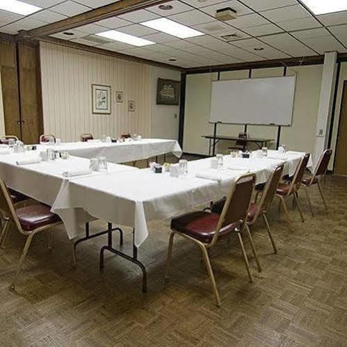 Voyageur Inn&conference Center Hotel